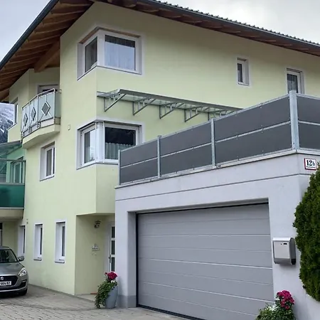 Haus Helga 아파트